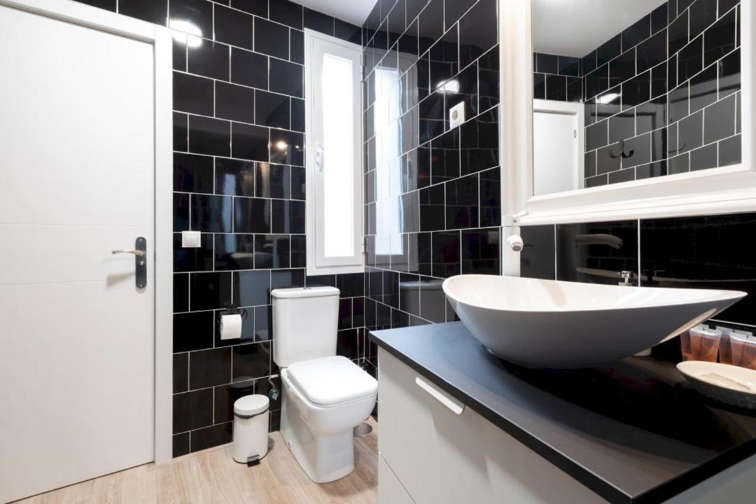 3 Bedrooms 1 Bathroom Furnished - Lavapies- Mintystay Мадрид Экстерьер фото