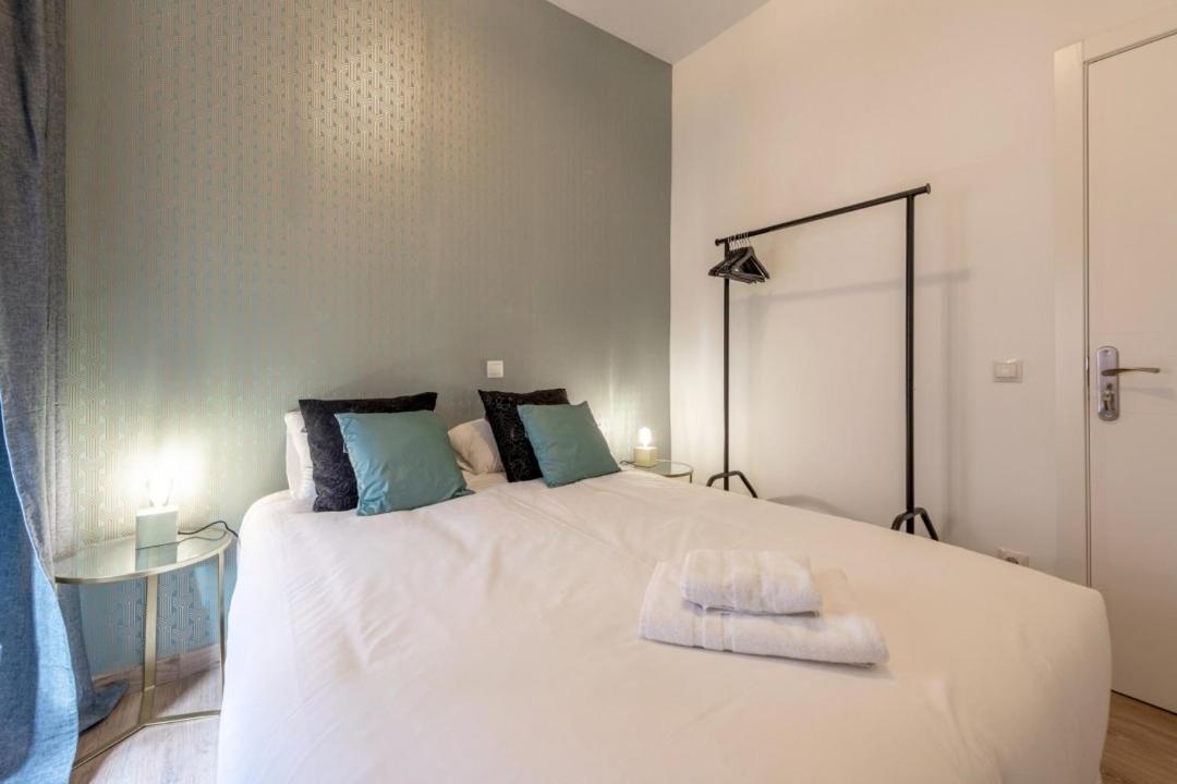 3 Bedrooms 1 Bathroom Furnished - Lavapies- Mintystay Мадрид Экстерьер фото